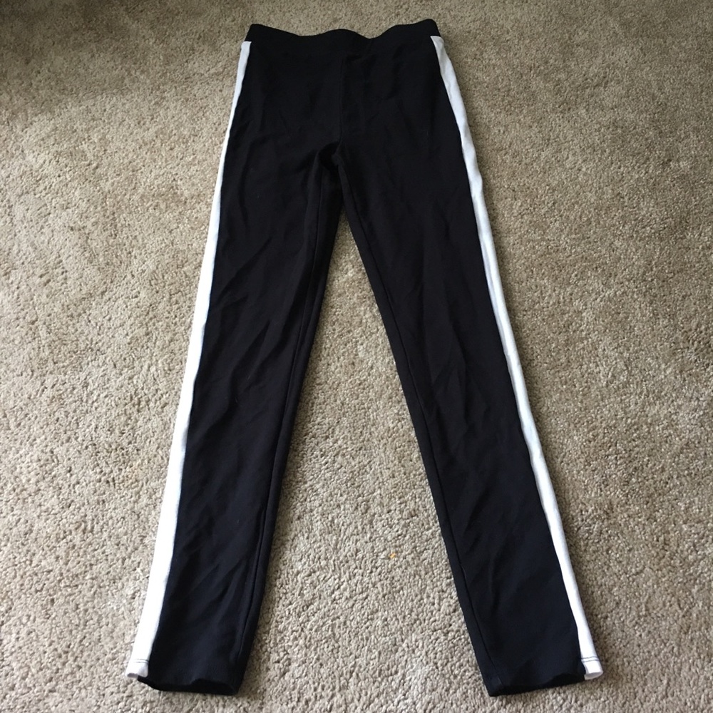 White striped black leggings